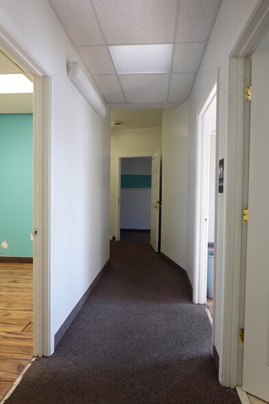 More Photos Of 100 Bridge St, Hampton Office For Lease