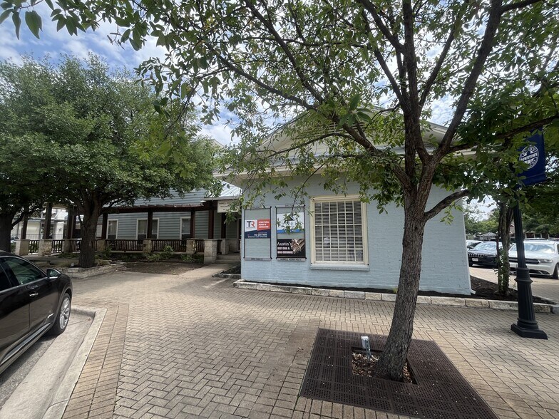 Primary Photo Of 309 W Main St, Round Rock Office For Sale