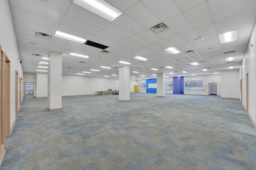 More Photos Of 26 Steele Ave, Arcade Office For Sale