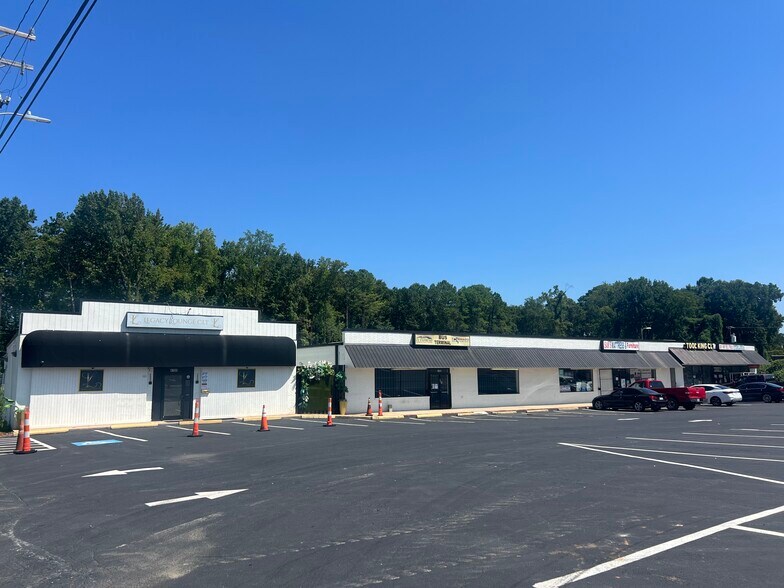 More Photos Of 4701 N Tryon St, Charlotte Unknown For Lease