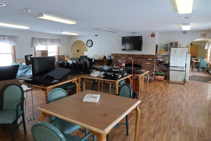 More Photos Of 457 Old Lewiston Rd, Winthrop Assisted Living For Sale