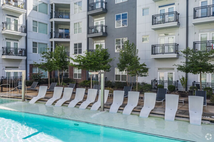 More Photos Of 395 S Highland St, Memphis Apartments For Lease