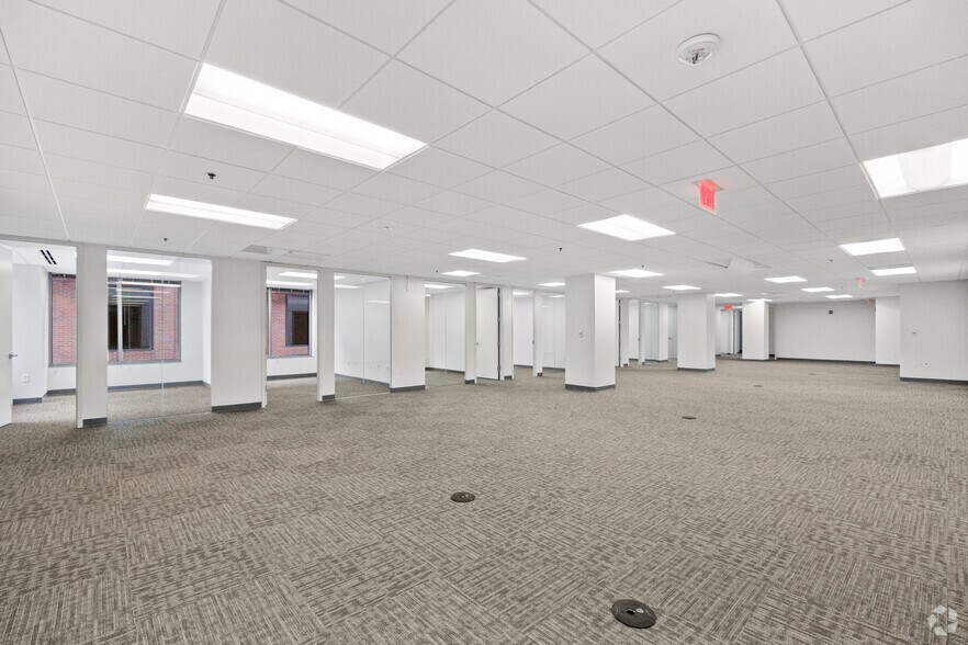 More Photos Of 2001 L St NW, Washington Coworking Space