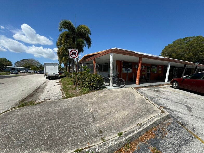 More Photos Of 1900 16th St N, Saint Petersburg Freestanding For Sale