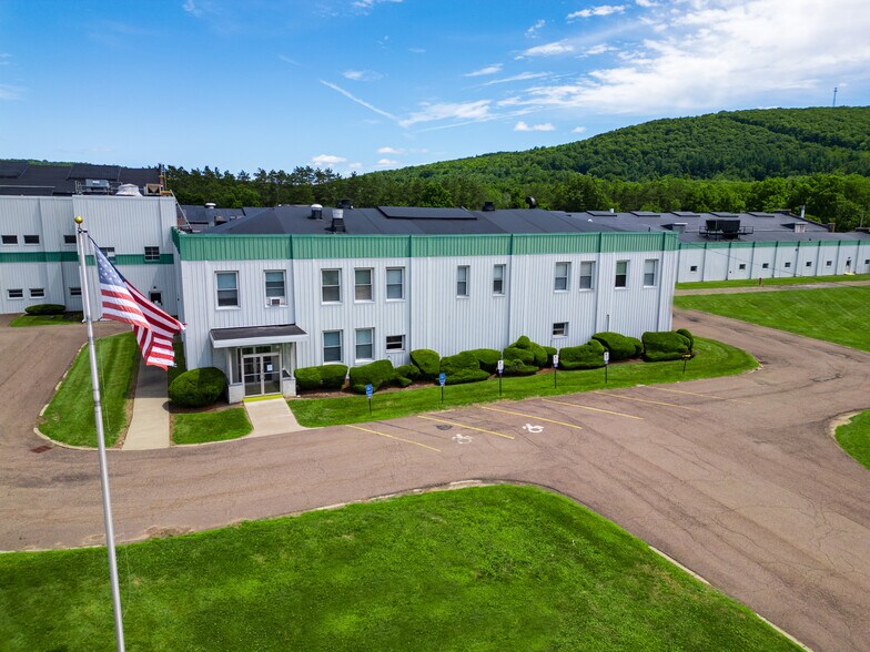 More Photos Of 11 Beckwith Ave, Binghamton Manufacturing For Lease