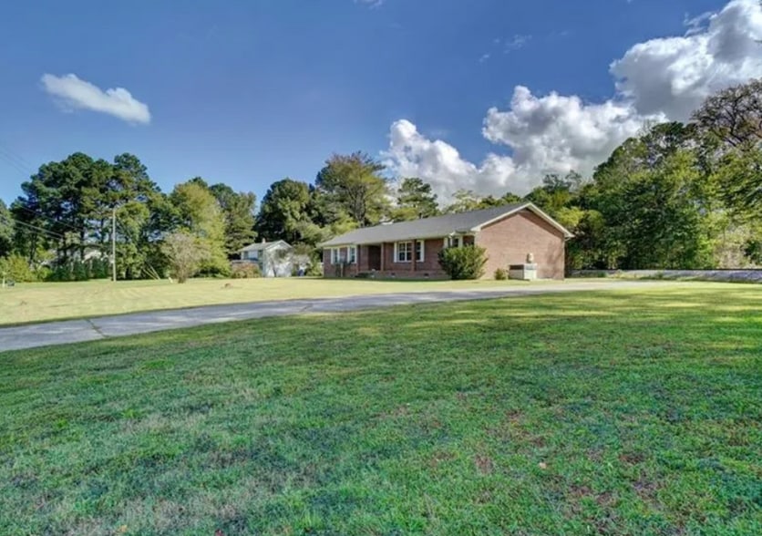 More Photos Of 4530 Shoulders Hill Rd, Suffolk Medical For Sale
