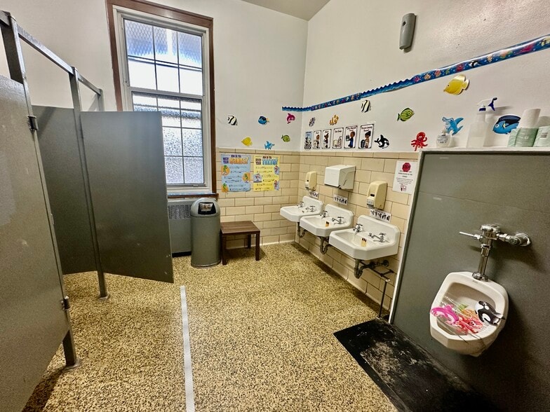 More Photos Of 600 Cooks Ln, Baltimore Religious Facility For Sale