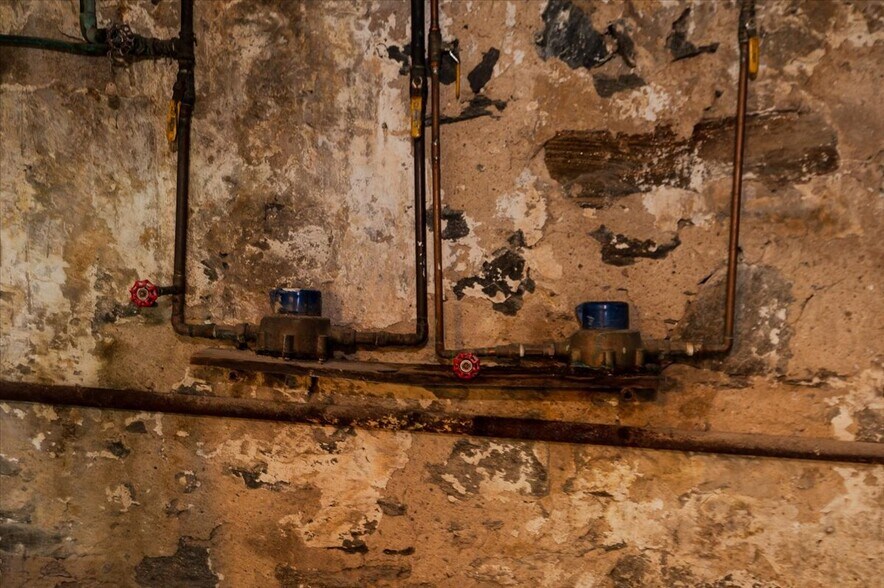 More Photos Of 2918 Bruckner Blvd, Bronx Bar For Sale