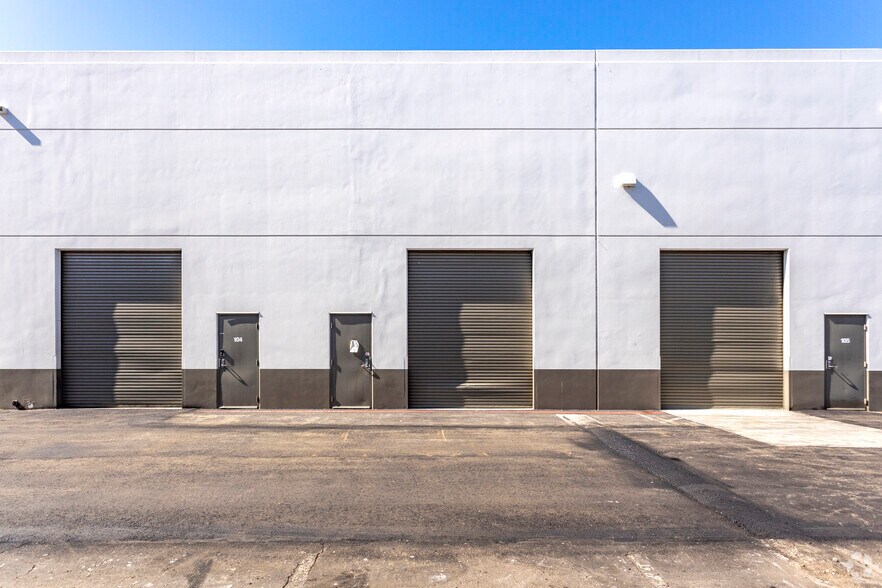 More Photos Of 8969 Kenamar Dr, San Diego Light Distribution For Lease