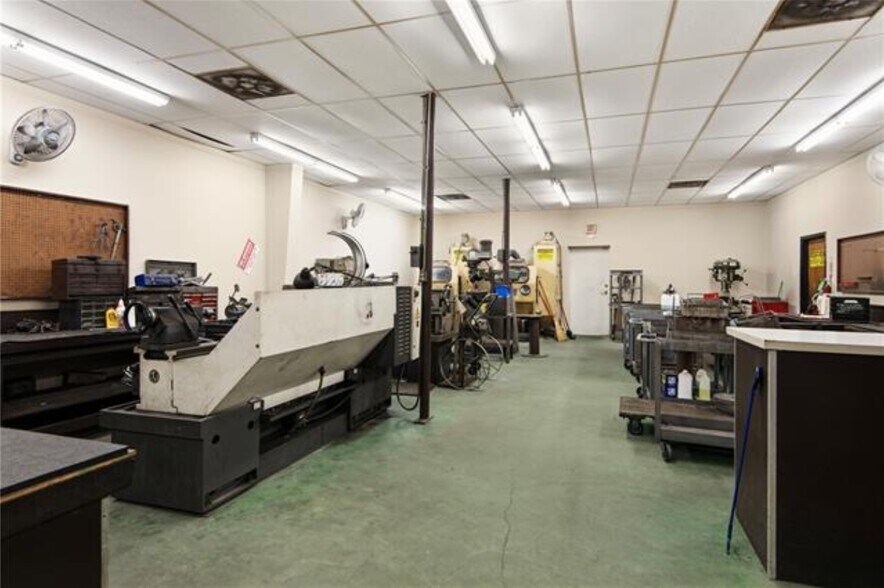 More Photos Of 4501 Zenith St, Metairie Service For Sale