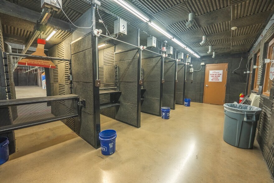 More Photos Of 118 First Ave, Hampton General Retail For Sale