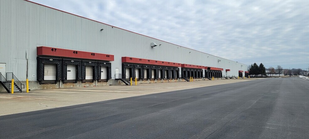 More Photos Of 29 Elizabeth Dr, Chester Distribution For Lease