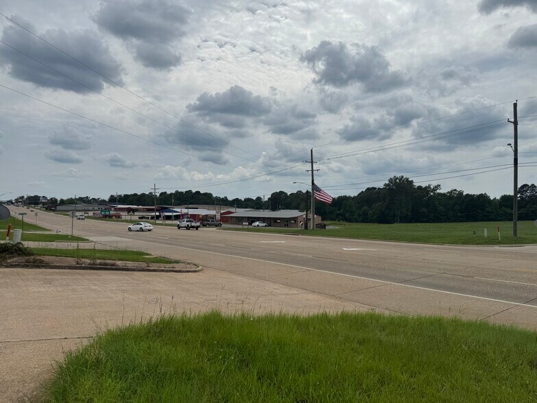 More Photos Of 802 US Highway 59, Queen City General Retail For Sale