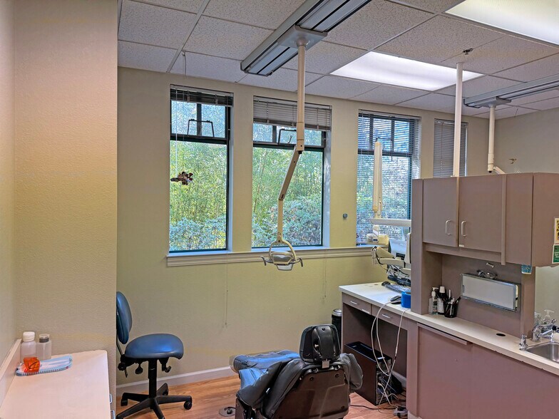 More Photos Of 418 Aviation Blvd, Santa Rosa Medical For Sale