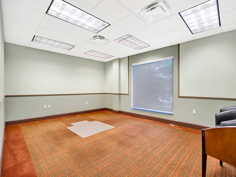 More Photos Of 4070-4090 Laguna St, Coral Gables Medical For Lease