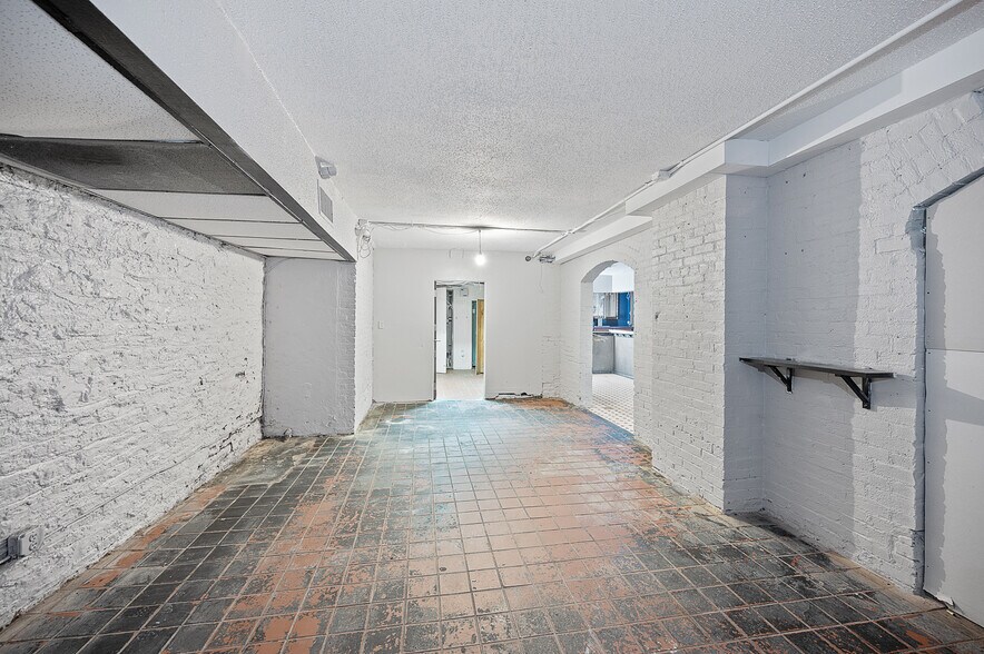 More Photos Of 126 W Sixth St, Cincinnati Apartments For Lease