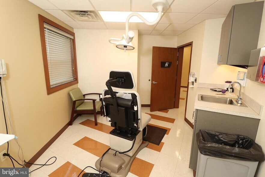 More Photos Of 399 Front St, Elmer Medical For Lease
