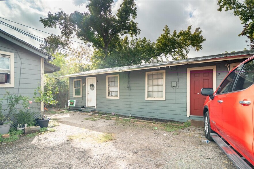 More Photos Of 13928 Bandera St, Houston Apartments For Sale