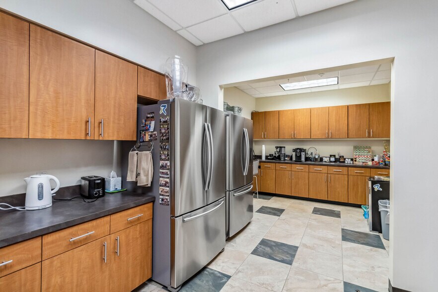 More Photos Of 11002 Lake Hart Dr, Orlando Religious Facility For Lease