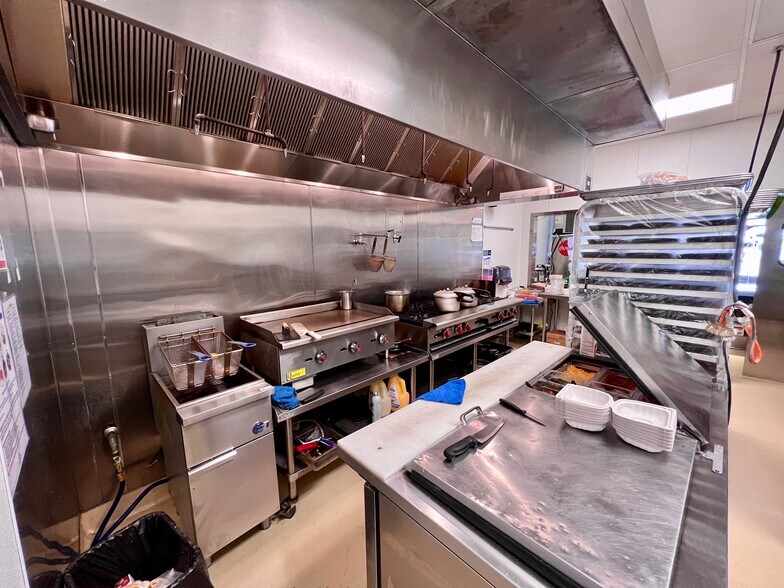 More Photos Of 13824 Red Hill Ave, Tustin Restaurant For Lease