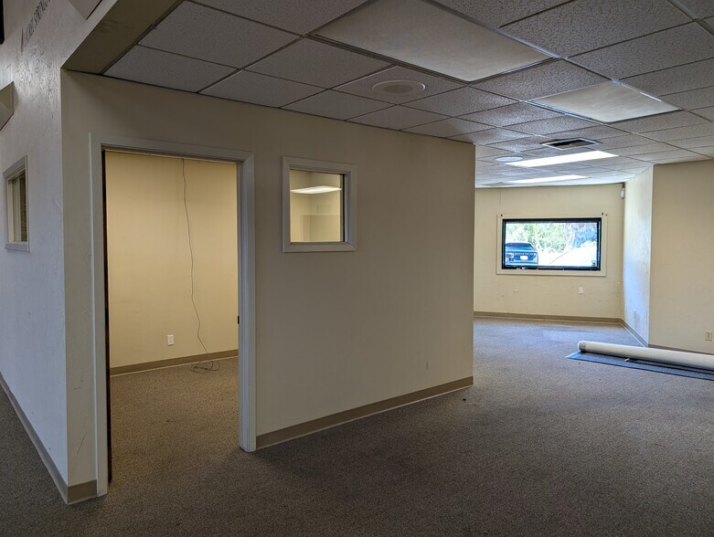 More Photos Of 302 El Paseo Rd, Ojai Office For Sale