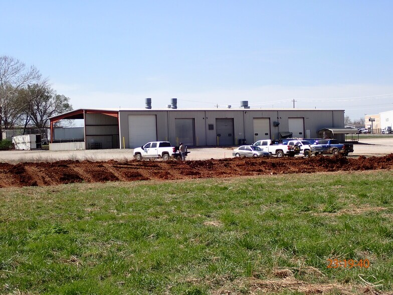 More Photos Of 301 S Bloomington St, Lowell Warehouse For Sale