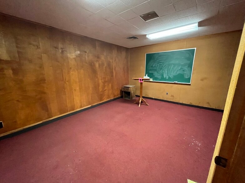 More Photos Of 111 University SE Blvd, Albuquerque Specialty For Sale