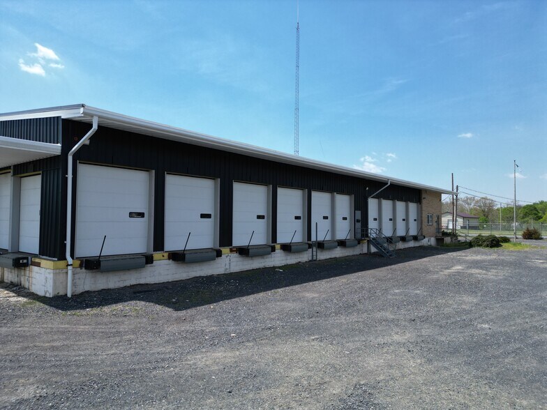 More Photos Of 622 Old Reading Pike, Stowe Truck Terminal For Lease