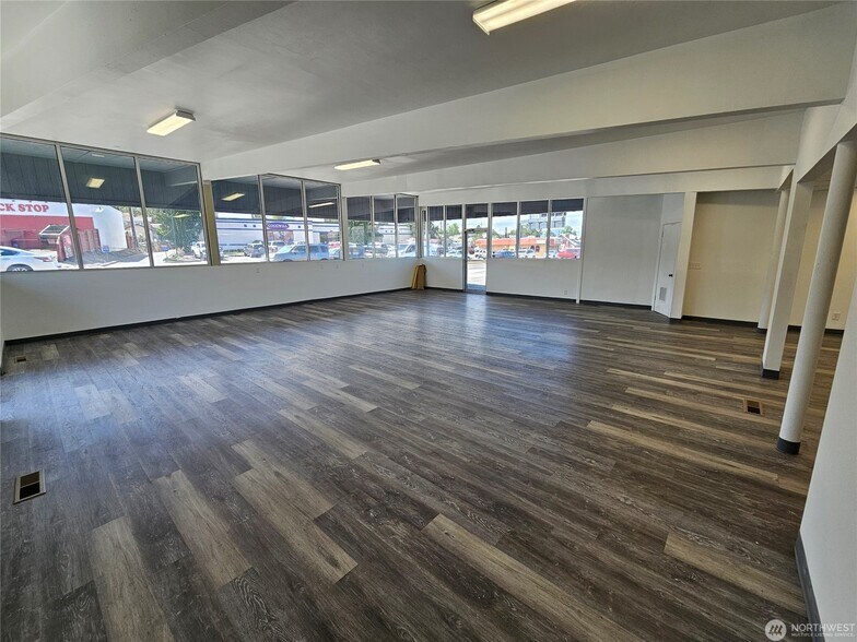 More Photos Of 849 S Mission St, Wenatchee General Retail For Sale