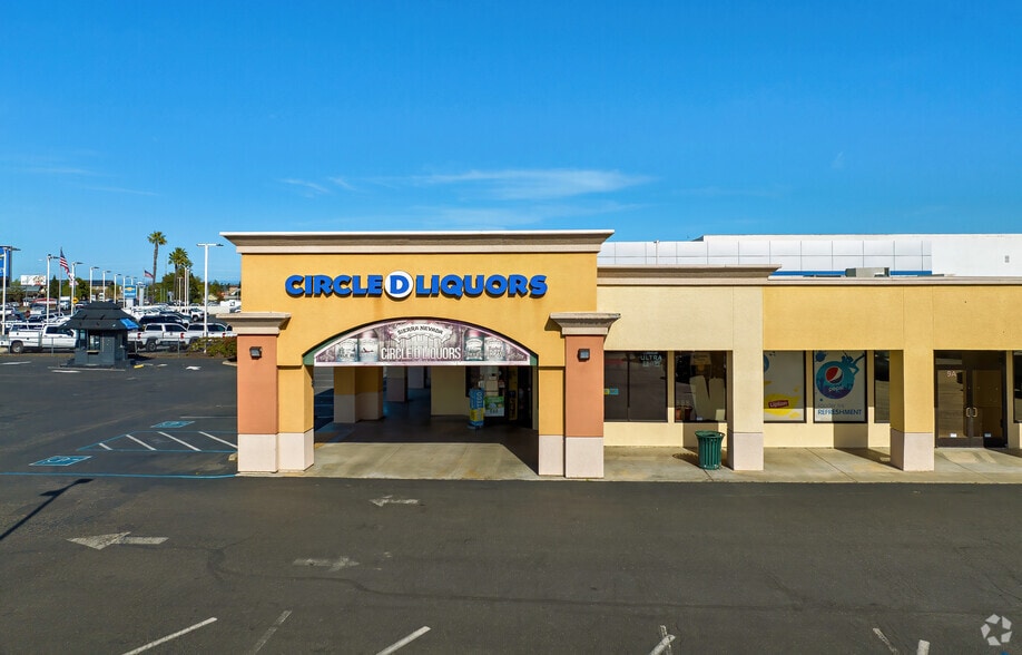 More Photos Of 1275 E F St, Oakdale General Retail For Sale