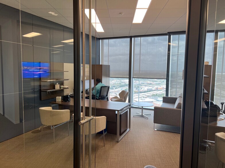 More Photos Of 609 Main St, Houston Office For Lease
