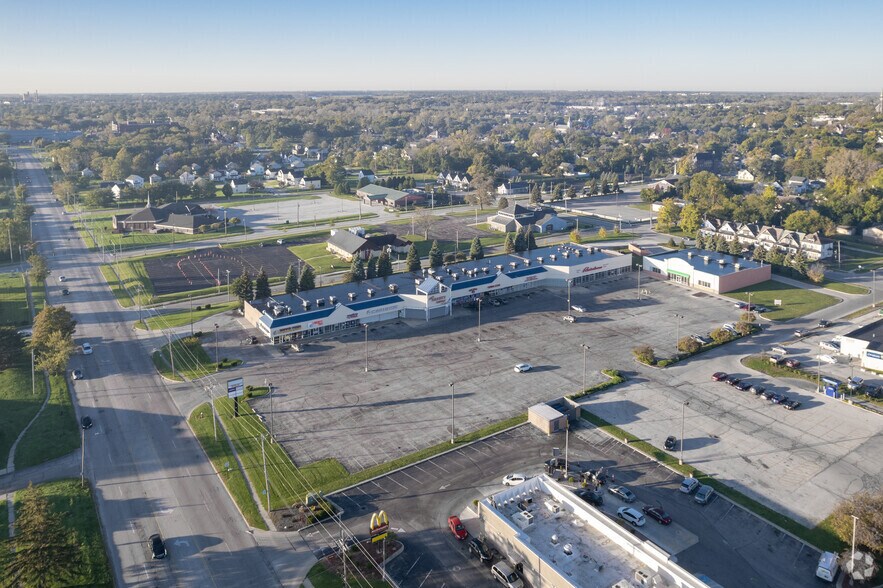 More Photos Of 551 Dorr St, Toledo Unknown For Lease