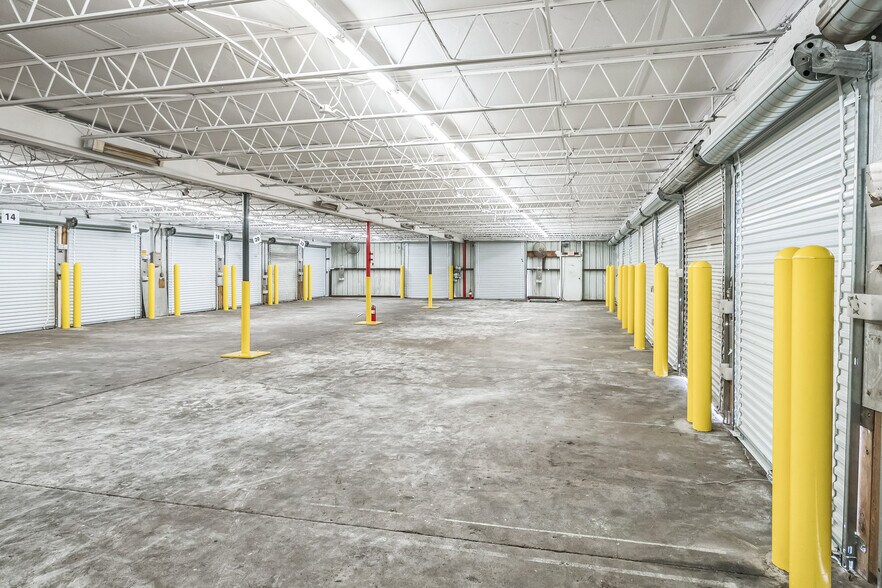 More Photos Of 1333 N Market St, Shreveport Truck Terminal For Lease