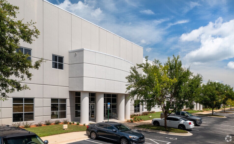 More Photos Of 3850 Port Jacksonville Pky, Jacksonville Warehouse For Lease