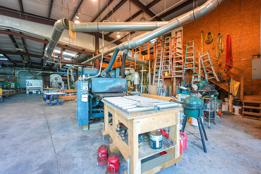 More Photos Of 7800 County Road 24, Fairhope Showroom For Sale