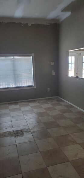 More Photos Of 5152-5160 Dixie Hwy NE, Palm Bay Light Manufacturing For Lease