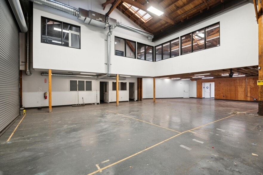 More Photos Of 1000 Calcot Pl, Oakland Warehouse For Lease