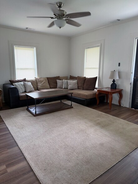 More Photos Of 217 Barnesville St, Thomaston Office For Lease