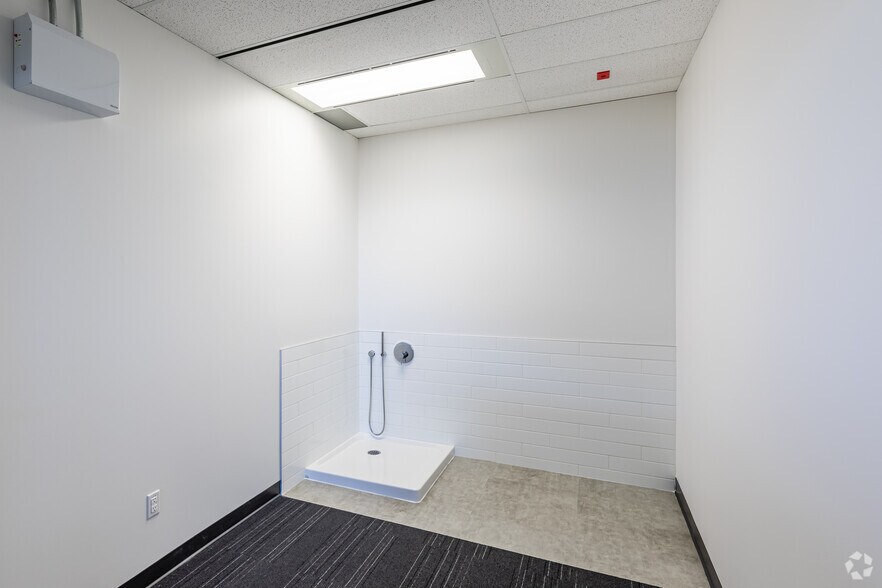 More Photos Of 750 & 770 Palladium Dr, Ottawa Unknown For Lease