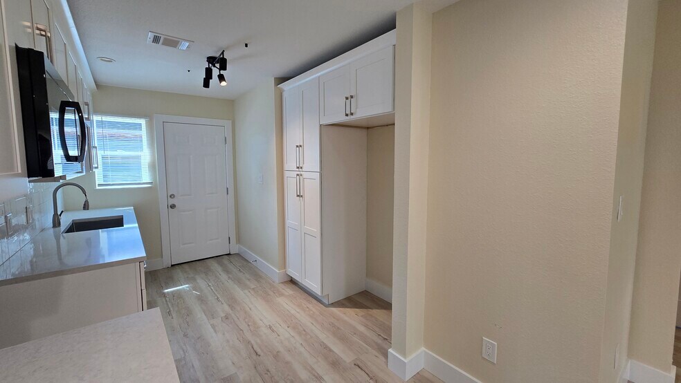 More Photos Of , Houston Multifamily For Sale