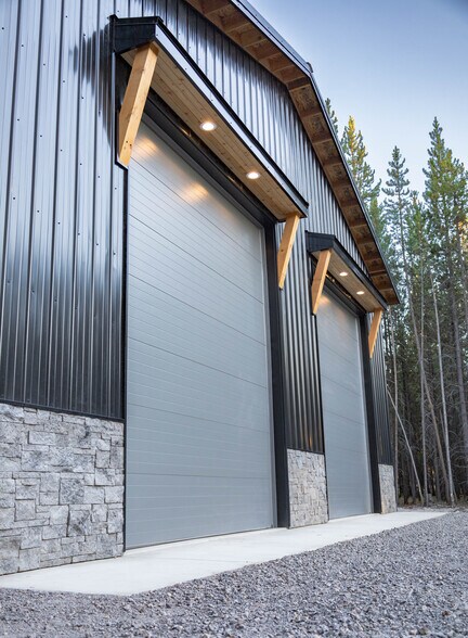 More Photos Of 56522 Solar Dr, Bend Contractor Storage Yard For Sale