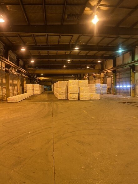 More Photos Of 401 W Blair Pike Rd, Peru Warehouse For Lease