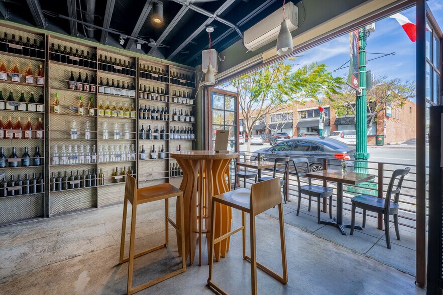 More Photos Of 2130 India St, San Diego Storefront Retail Residential For Lease