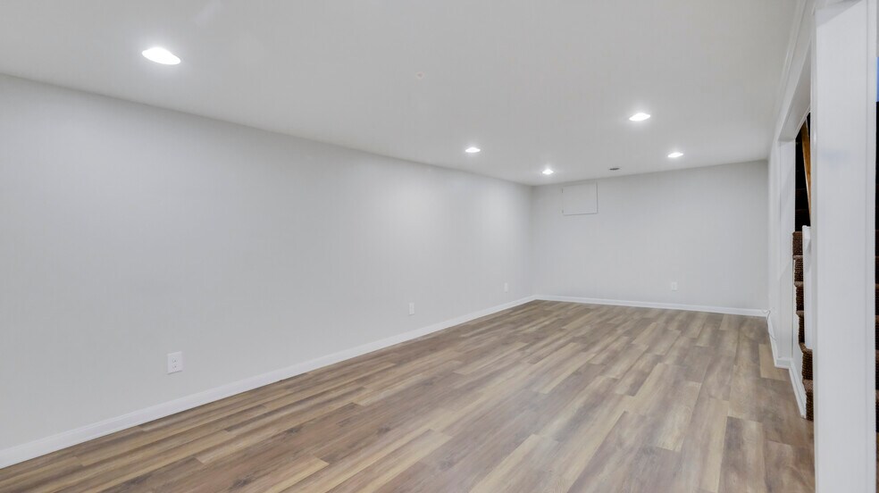 More Photos Of 315 N English Station Rd, Louisville Office For Lease