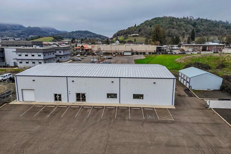 More Photos Of 428 NE Newton Creek Dr, Roseburg Warehouse For Sale