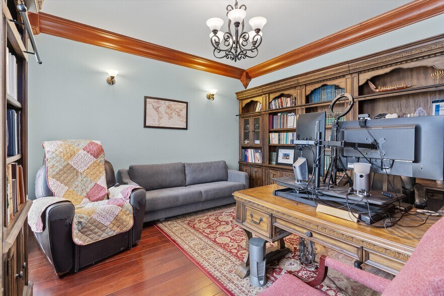 More Photos Of 1092 FM 3000, Elgin Specialty For Sale