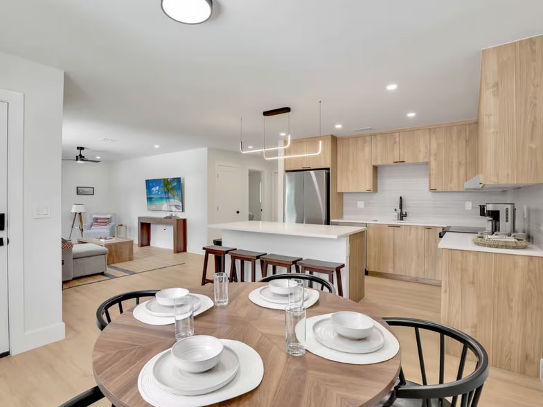 More Photos Of 2616 Lakeview Dr, Naples Apartments For Sale