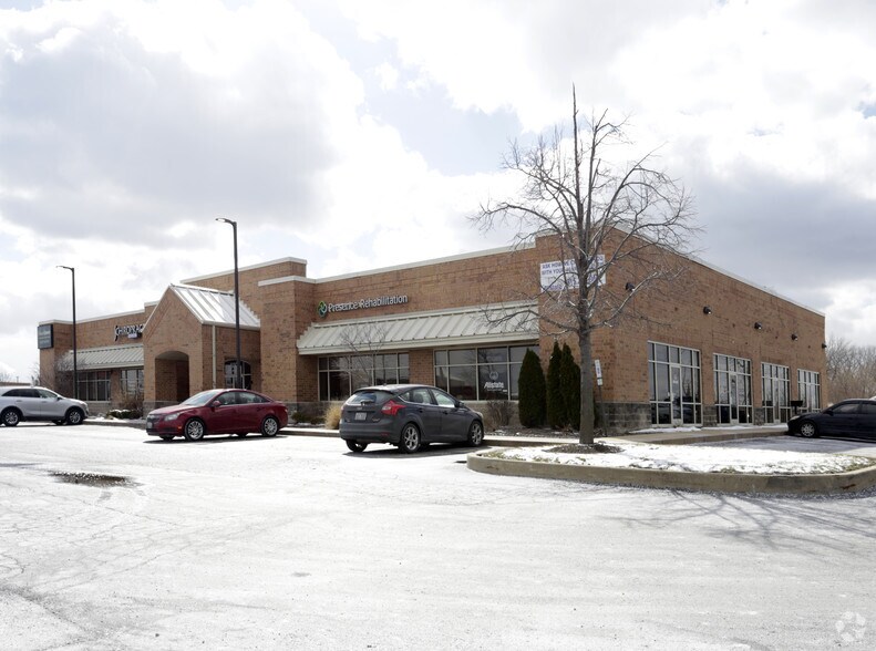 More Photos Of 600 S Weber Rd, Romeoville Office For Lease