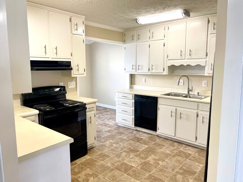 More Photos Of 2124 Hickory Bnd SE, Conyers Multifamily For Sale