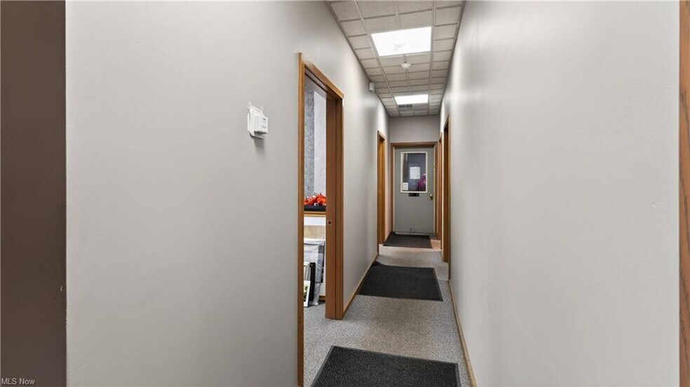 More Photos Of 3060 Gale Ave, Hubbard Warehouse For Sale